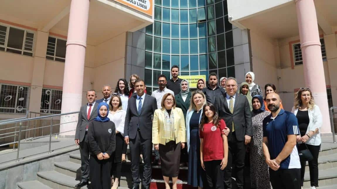 Büyükşehir Belediye Başkanımız ve İl Milli Eğitim Müdürümüzden Okulumuza Ziyaret 